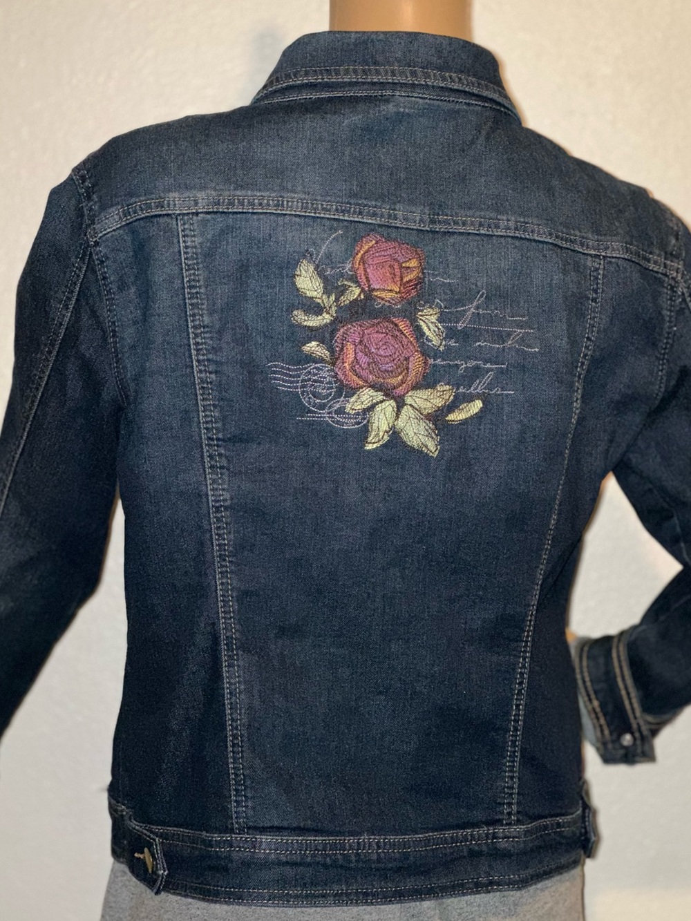 Westport Embroidered Rose Denim Jacket – Dark Wash Floral Shacket – Size M - Picture 1 of 12